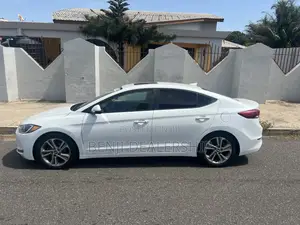 Hyundai Elantra 2017 White