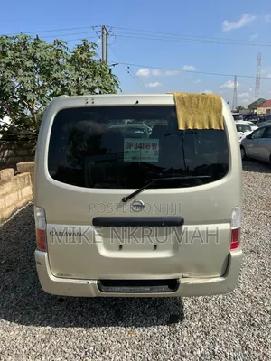 Nissan Caravan (Urvan) 2012 Beige