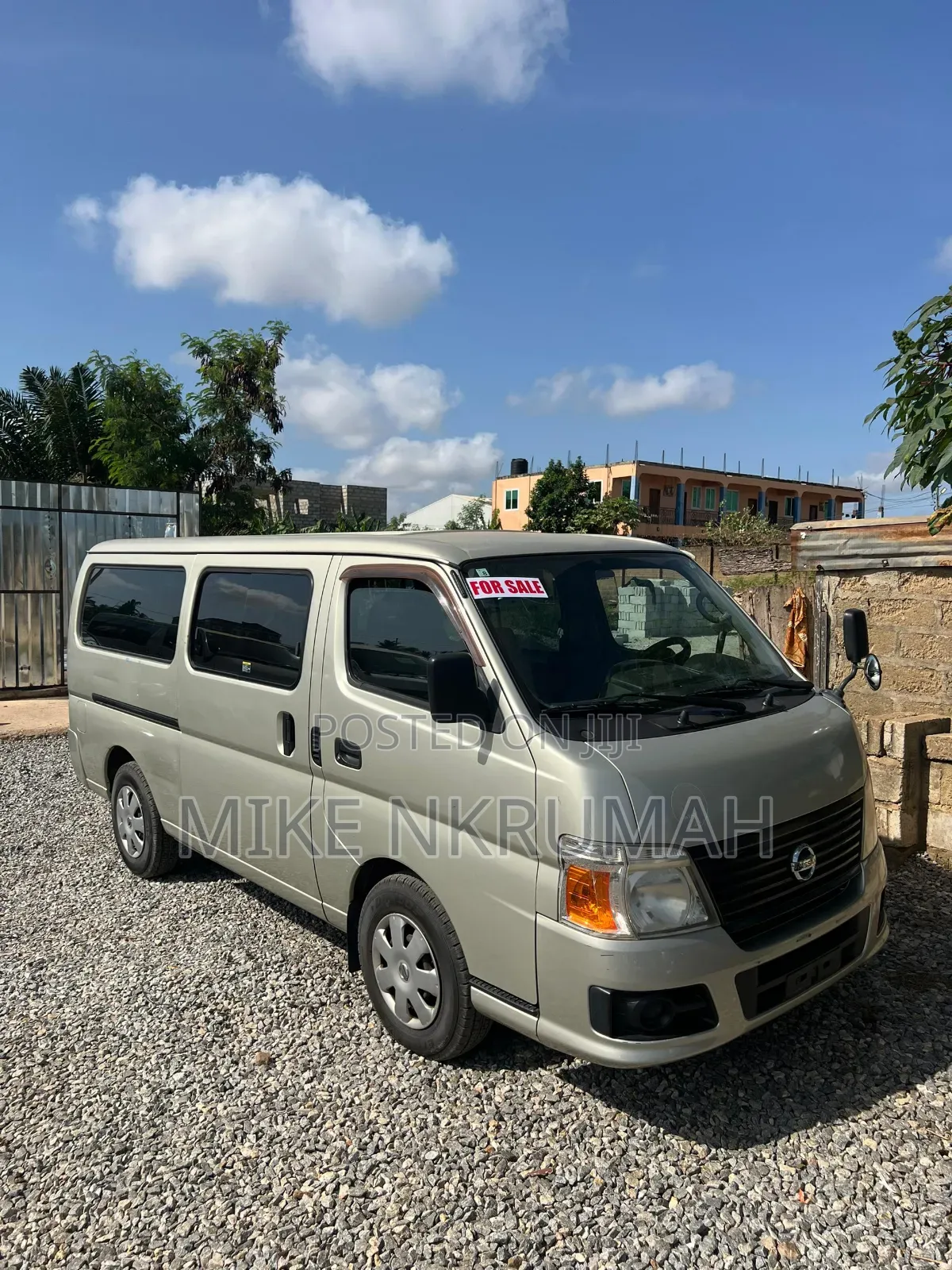 Nissan Caravan (Urvan) 2012 Beige