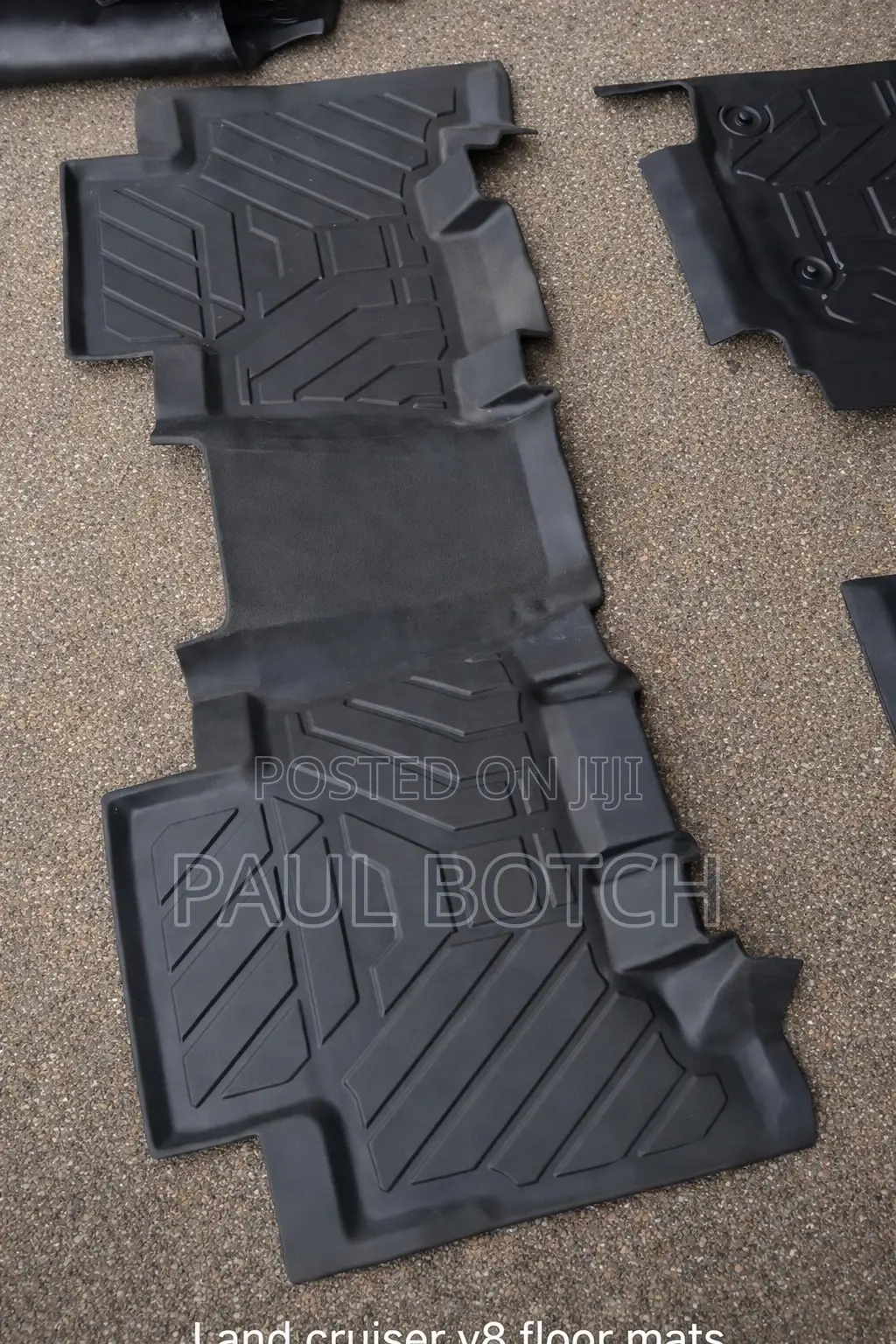 Toyota Land Cruiser V8 Floor Mats Set