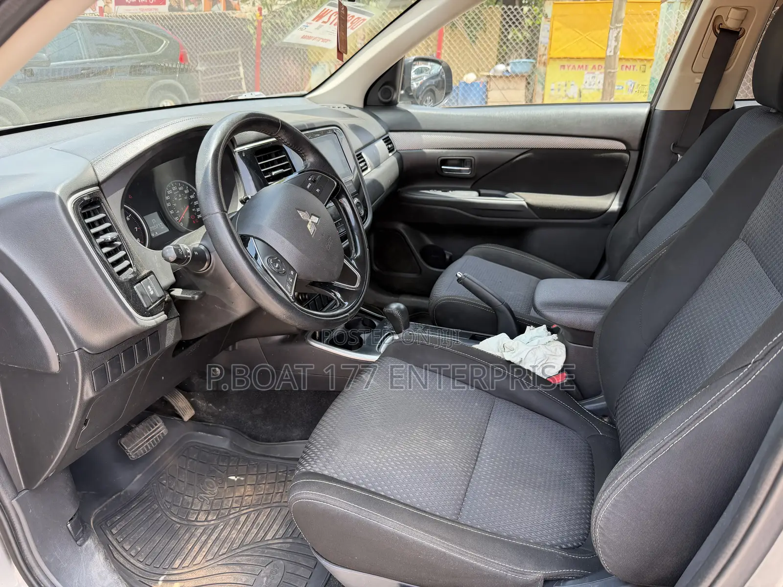 Mitsubishi Outlander 2017 Gray