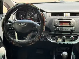 Kia Rio LX 4dr Sedan (1.6L 4cyl 6M) 2013 Silver