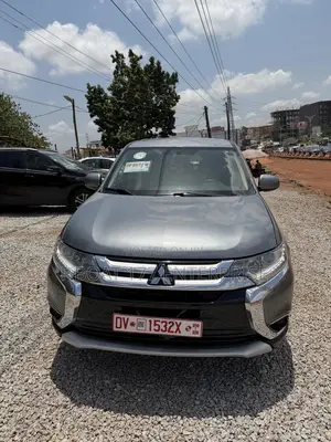 Mitsubishi Outlander 2017 Gray
