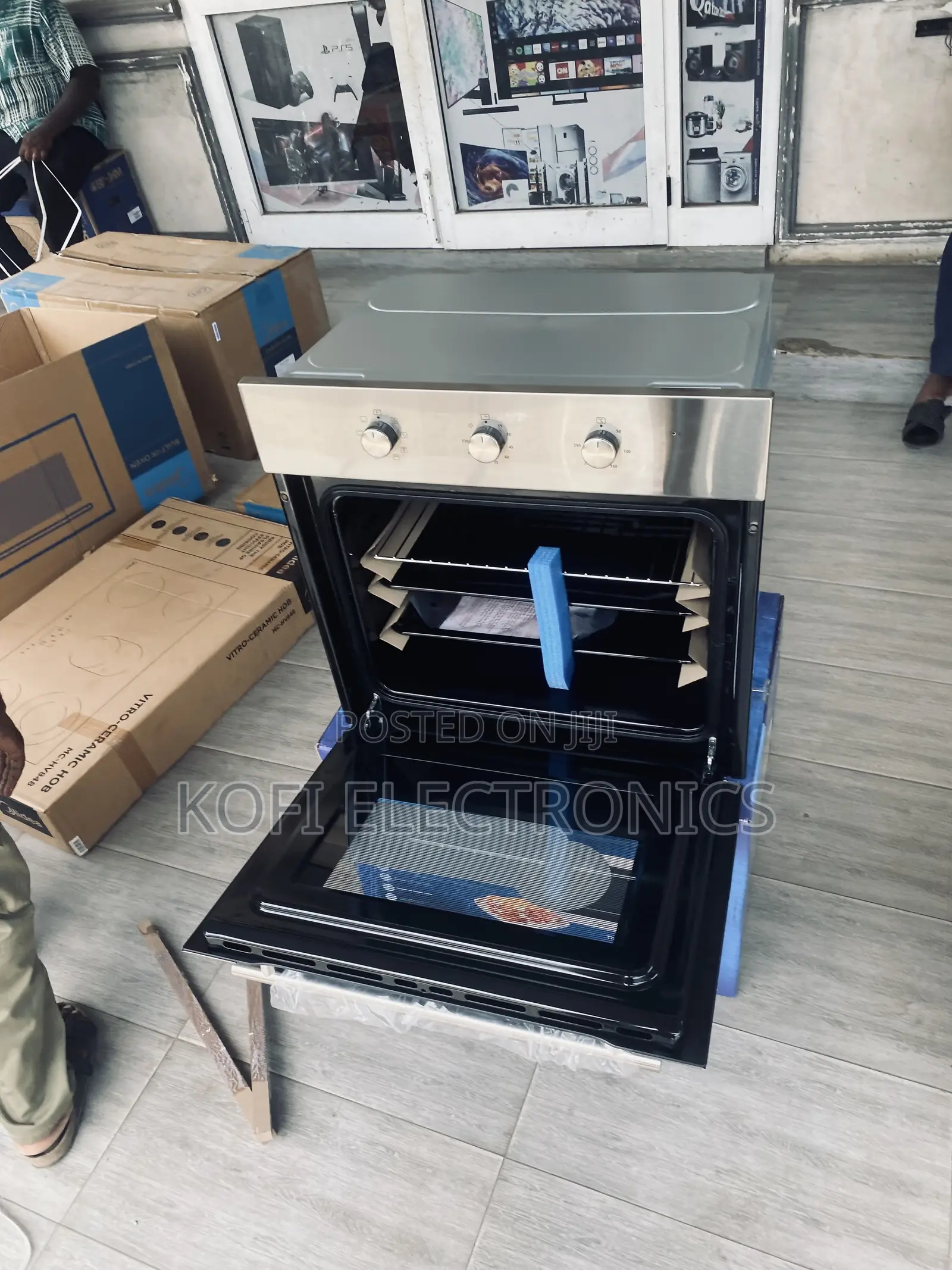 Authentic Heat Performance in 65m80m1-004bk Kitchen Oven