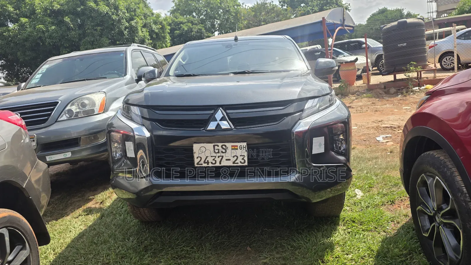 Mitsubishi L200 2023 Gray