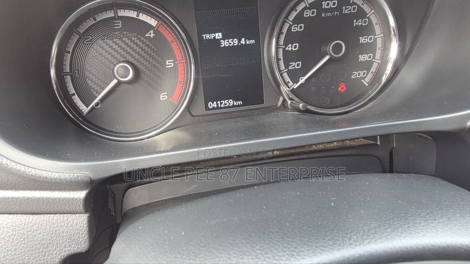 Mitsubishi L200 2023 Gray