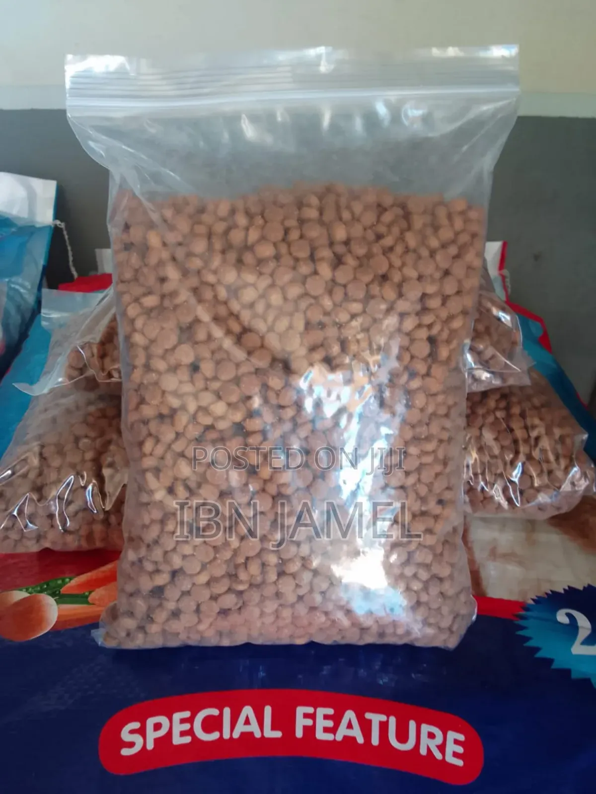Rebagged G C Classic Puppy Food.