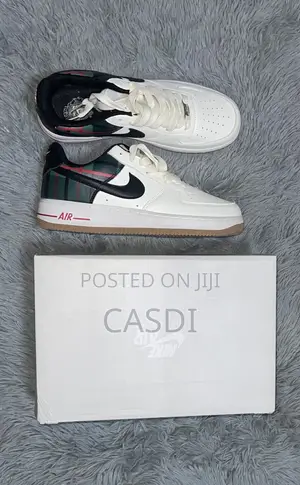 Nike Sneaker