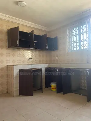 2bdrm Apartment in West Hills Mall Area for rent
