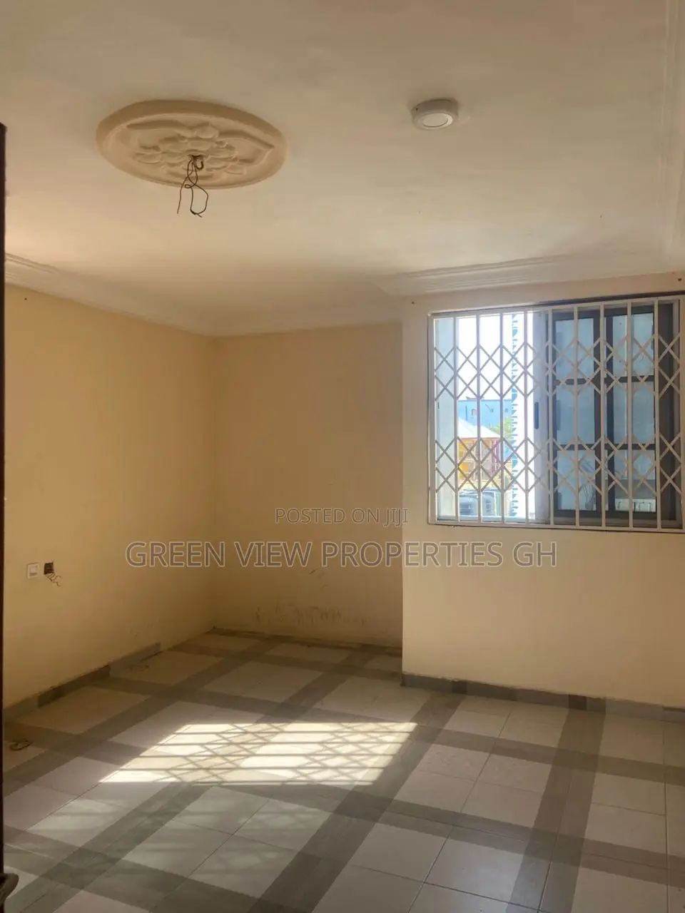 2bdrm Apartment in West Hills Mall Area for rent