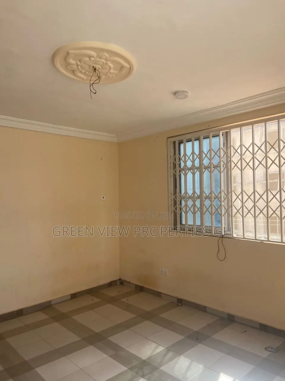2bdrm Apartment in West Hills Mall Area for rent