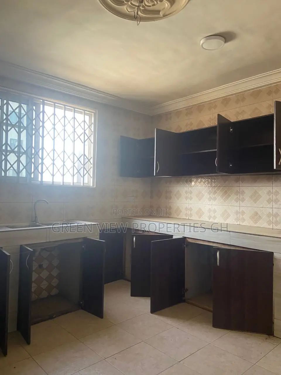 2bdrm Apartment in West Hills Mall Area for rent
