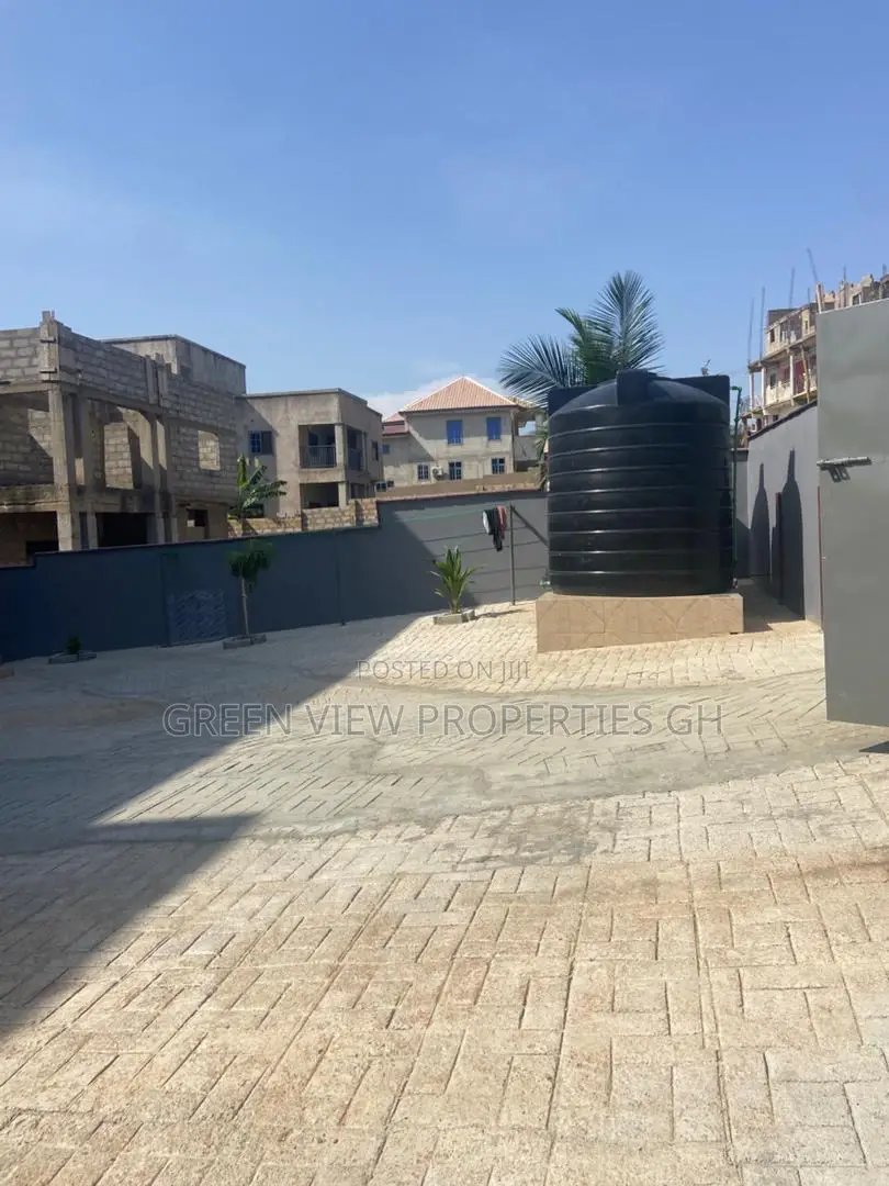 2bdrm Apartment in West Hills Mall Area for rent