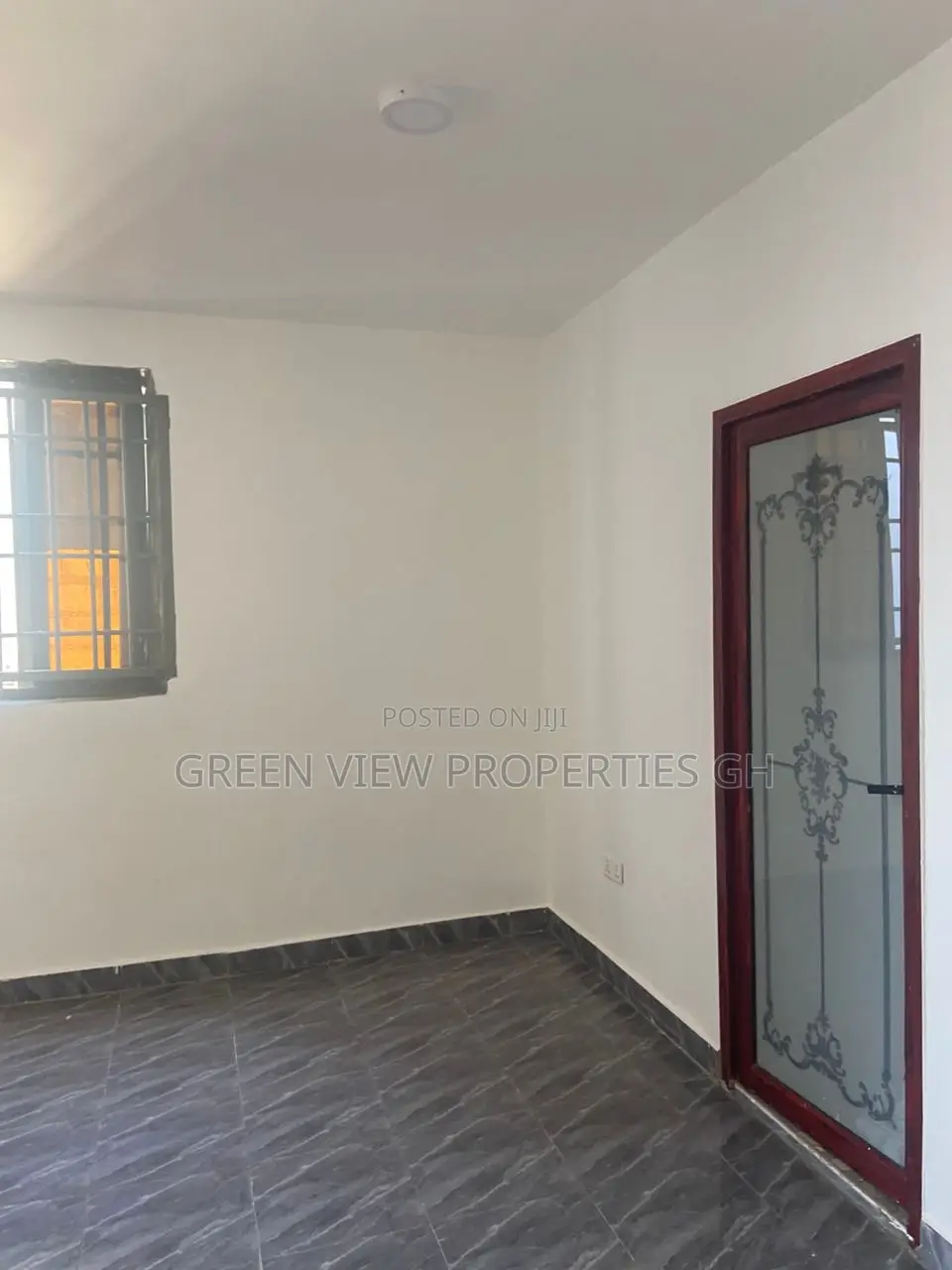 2bdrm Apartment in West Hills Mall Area for rent