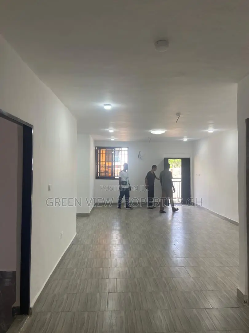 2bdrm Apartment in West Hills Mall Area for rent