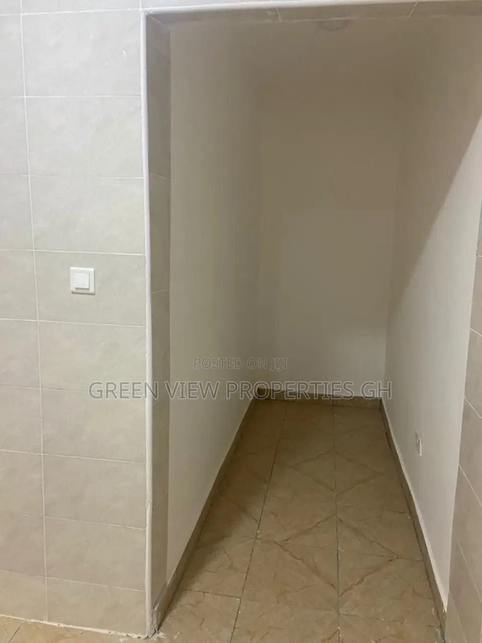 2bdrm Apartment in West Hills Mall Area for rent