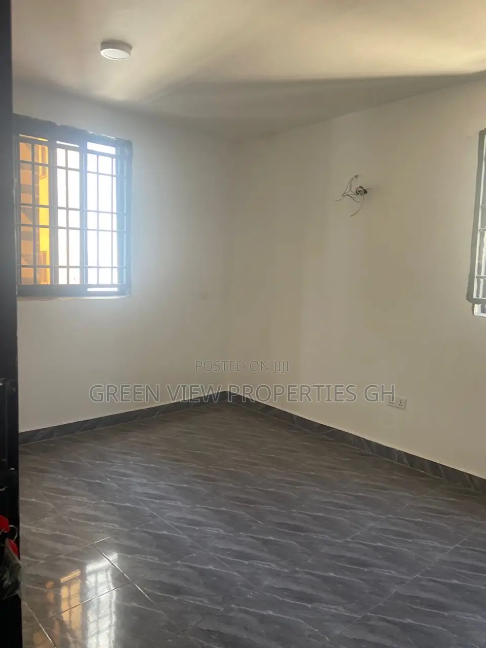 2bdrm Apartment in West Hills Mall Area for rent