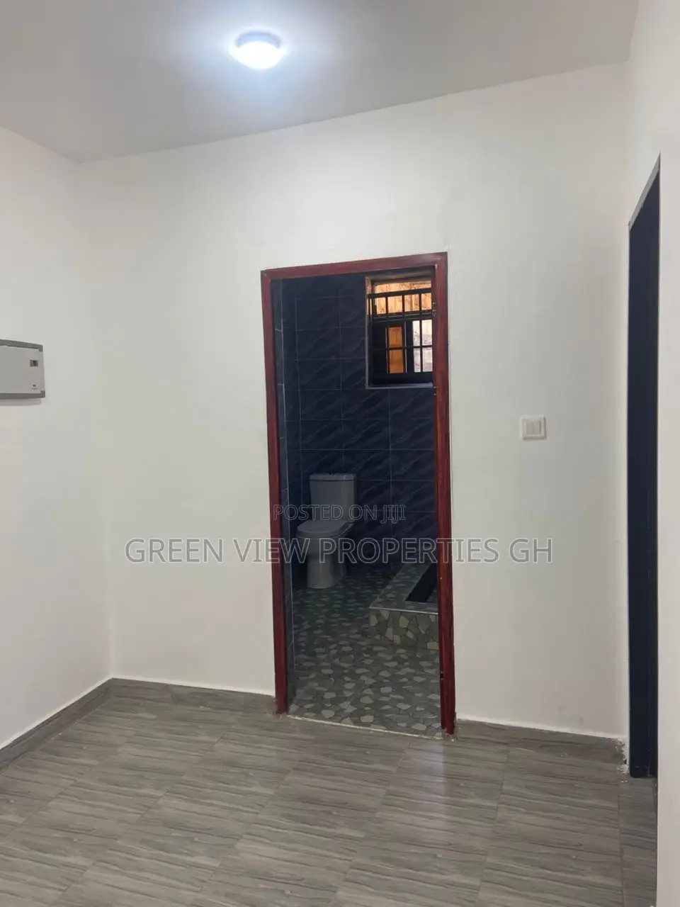2bdrm Apartment in West Hills Mall Area for rent
