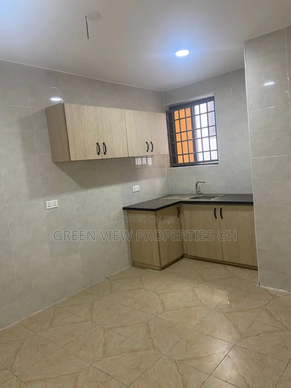 2bdrm Apartment in West Hills Mall Area for rent