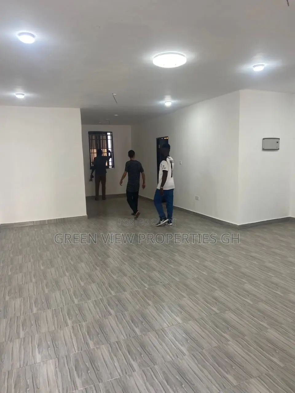 2bdrm Apartment in West Hills Mall Area for rent