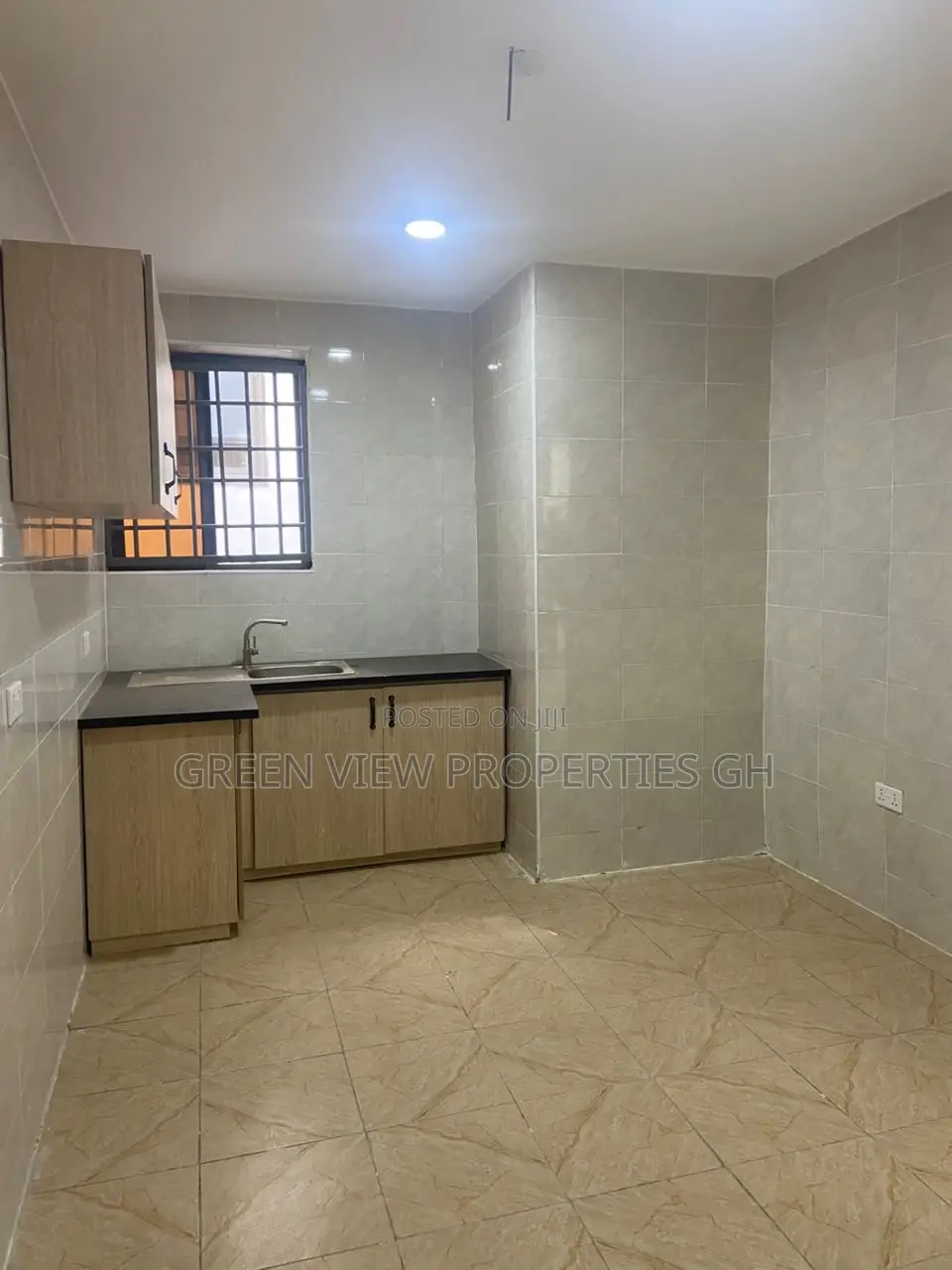 2bdrm Apartment in West Hills Mall Area for rent