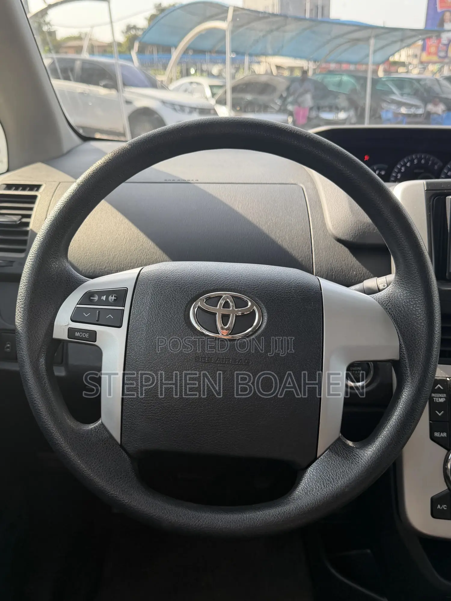 Toyota Voxy SV Premium 2014 Silver