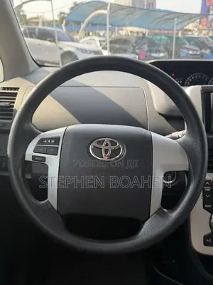 Toyota Voxy SV Premium 2014 Silver