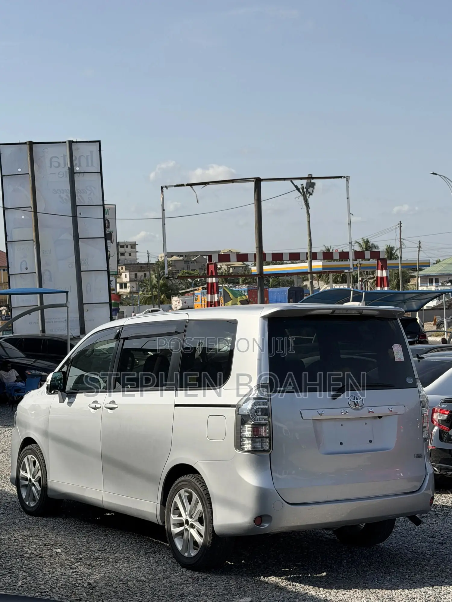 Toyota Voxy SV Premium 2014 Silver