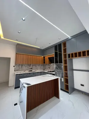 3bdrm Bungalow in Lakeside Estate for sale