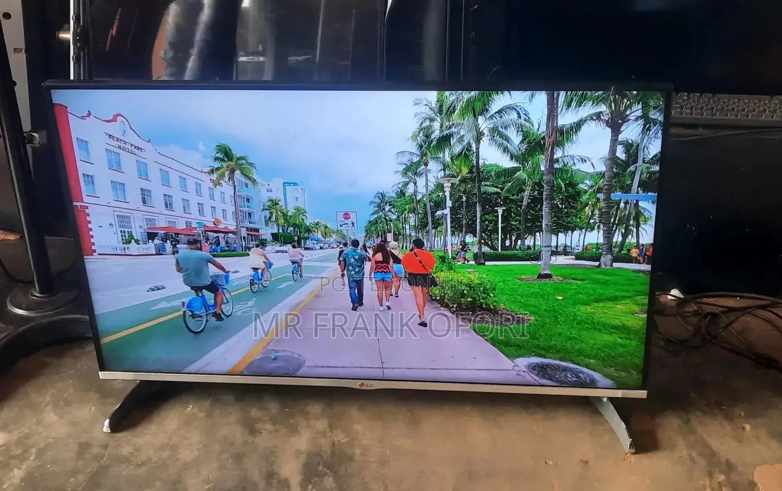 Lg Smart 32 Inches Very Neat