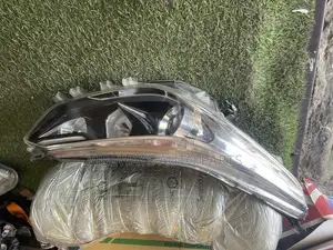 Toyota Yaris Sedan 2017-2019 Headlights Right Original