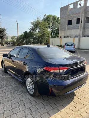 Toyota Corolla LE 2020 Blue