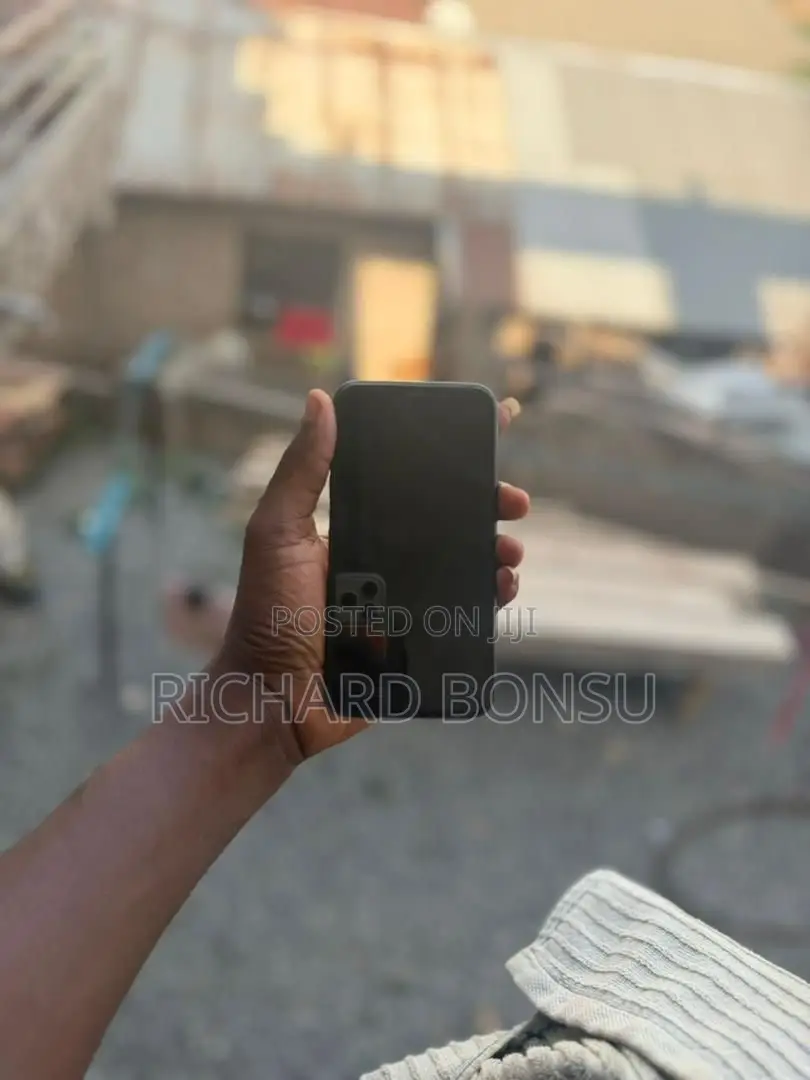 New Apple iPhone XR 128 GB Black