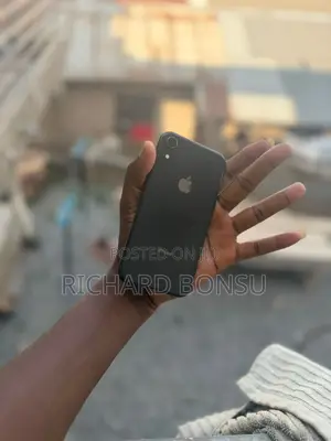 New Apple iPhone XR 128 GB Black