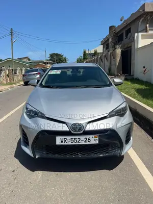 Toyota Corolla SE 4dr Sedan (1.8L 4cyl CVT) 2017 Silver