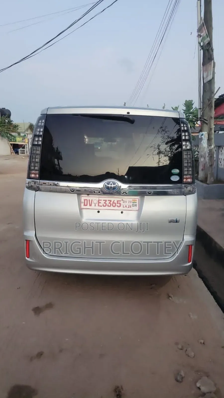 Toyota Voxy 2015 Silver