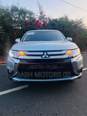 Mitsubishi Outlander 2018 Silver