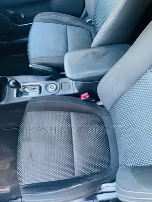 Mitsubishi Outlander 2018 Silver
