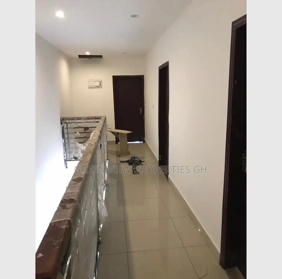 3bdrm Duplex in Adjiriganor for rent