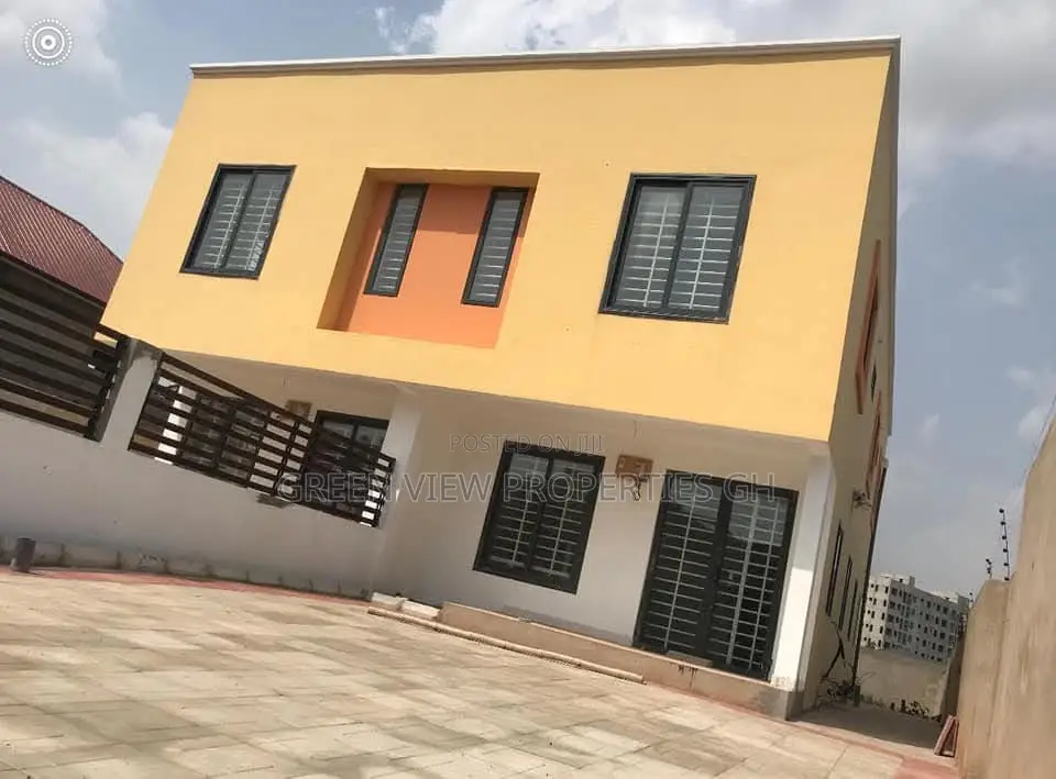 3bdrm Duplex in Adjiriganor for rent