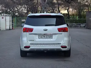 Kia Carnival 2020 White