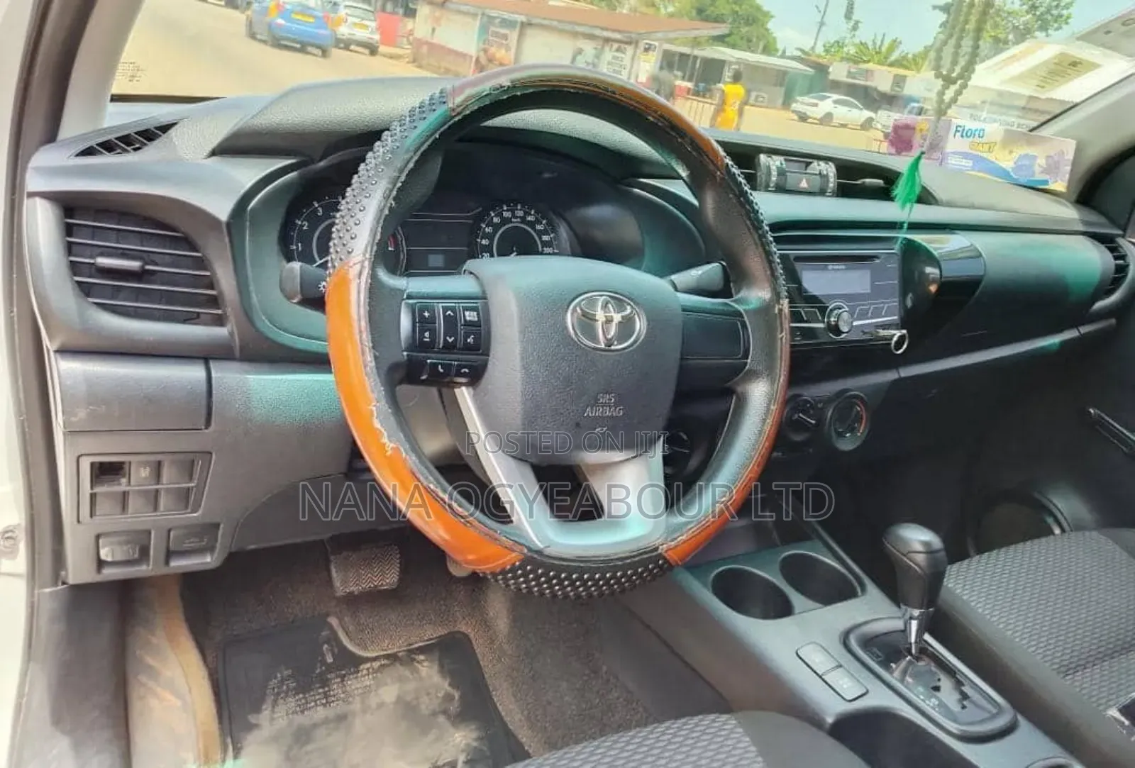 Toyota Hilux Revo Smart Cab Petrol 2.7 RWD 2021 White