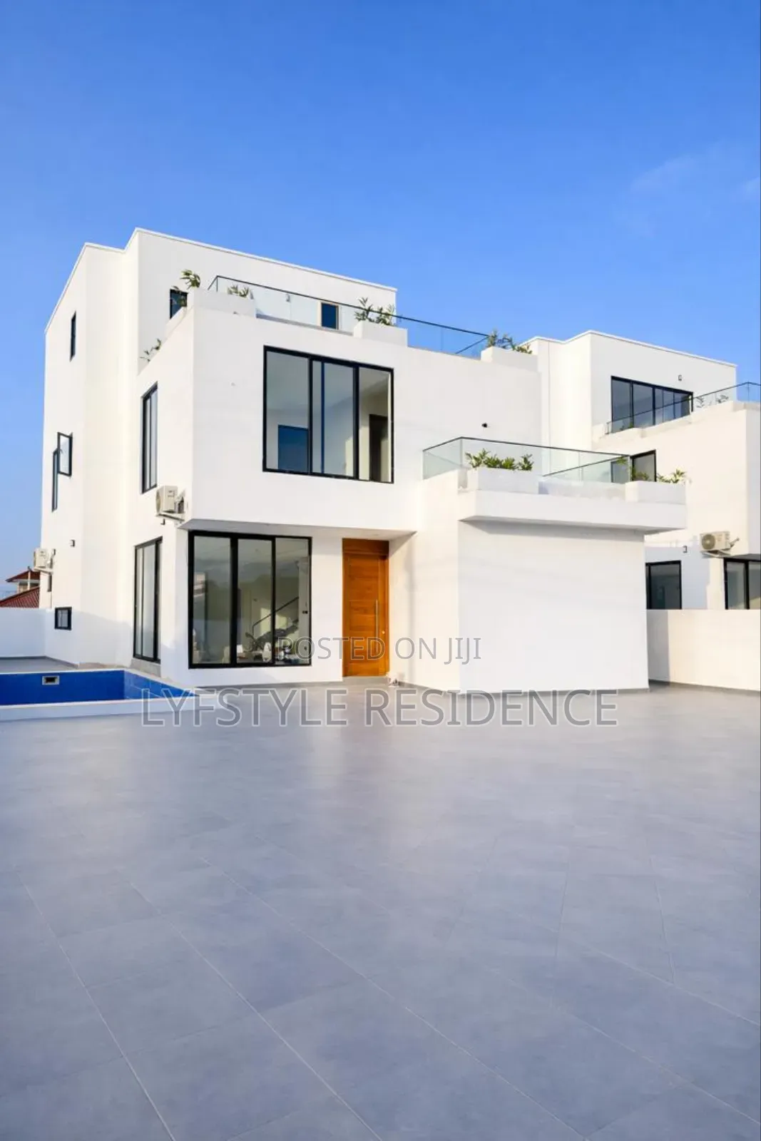 6bdrm House in Adjiringanor East, Boundary Road Area for sale