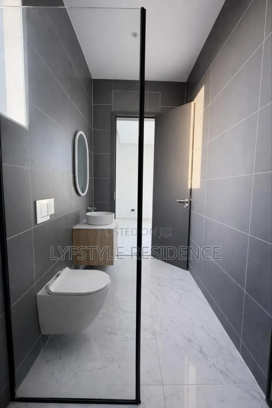 6bdrm House in Adjiringanor East, Boundary Road Area for sale