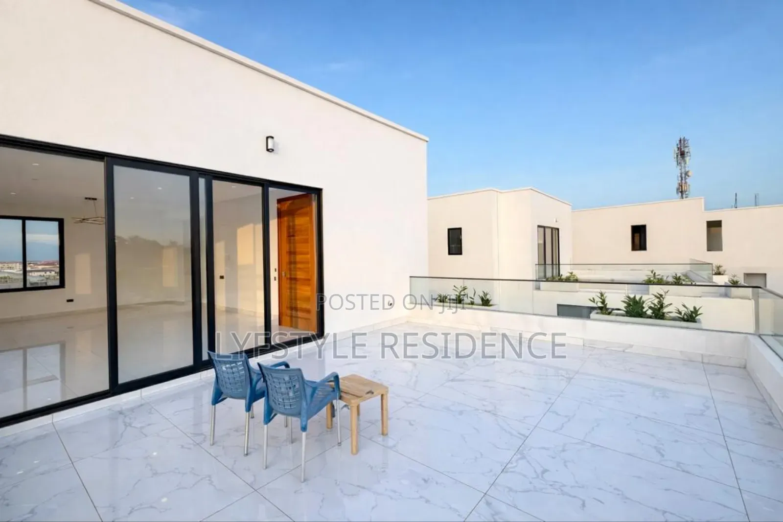 6bdrm House in Adjiringanor East, Boundary Road Area for sale
