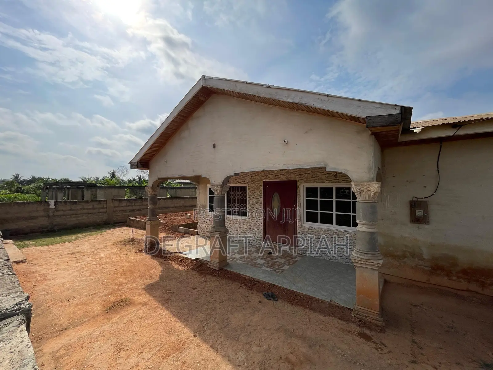 3bdrm House in Kronum Adonko Area, Kumasi Metropolitan for sale
