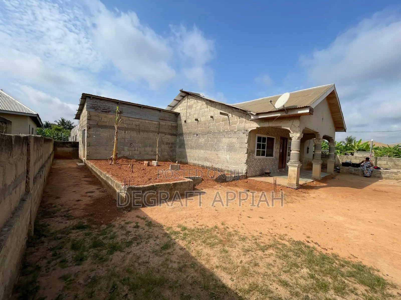 3bdrm House in Kronum Adonko Area, Kumasi Metropolitan for sale
