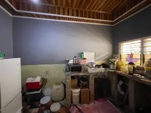 3bdrm House in Kronum Adonko Area, Kumasi Metropolitan for sale