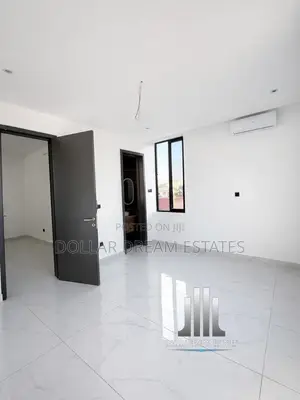 6bdrm House in Adjiriganor for sale