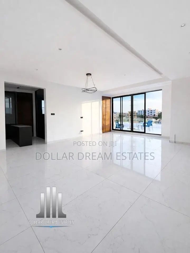6bdrm House in Adjiriganor for sale